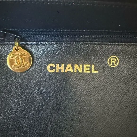 CHANEL Vintage CC Logo Shoulder Purse